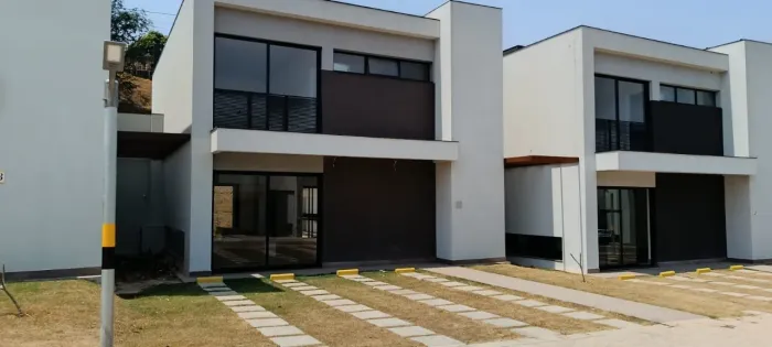 ALUGUEL DE CASA EM COND0MÍNIO NO BAIRRO GARÇAS .