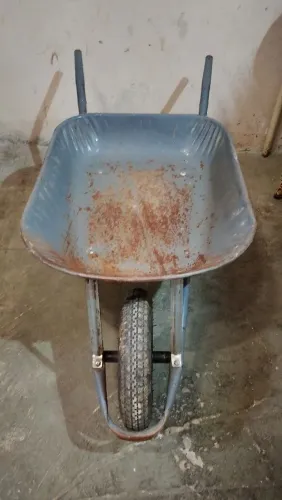 Vendo uma carrinho de mão para construção