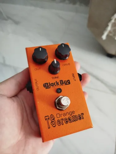 Pedal Black Orange Tscreamer black Bug - distorção   