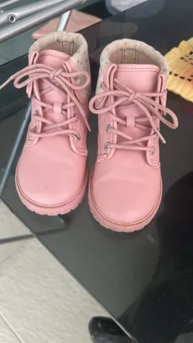 Bota infantil cor de rosa tam 24