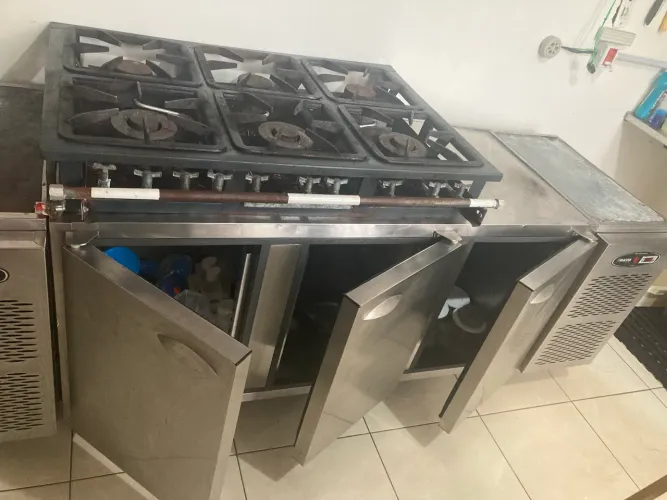 Balcão Refrigerado Macom Inox ( 3 portas )