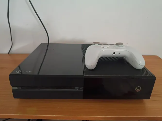 Vende se Xbox funcionando tudo