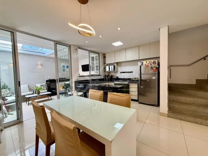 Casa geminada à venda, 3 quartos, 1 suíte, 2 vagas, Santa Rosa - Belo Horizonte/MG
