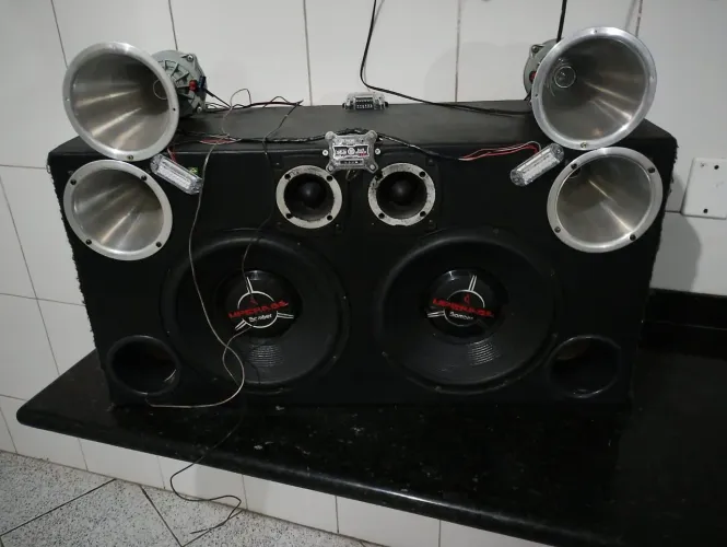 Som automotivo, troco por algo do meu interesse aceito cartão 