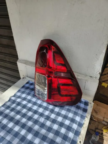 Lanterna direita Hilux 16/19 original 