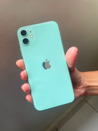 iPhone 11 64GB à venda