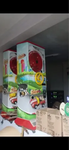 Máquina de bolinha pula pula automática