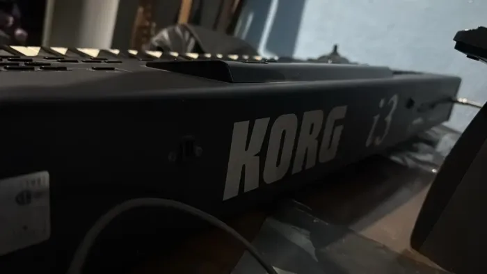 Vendo teclado Korg I3 usado e raro