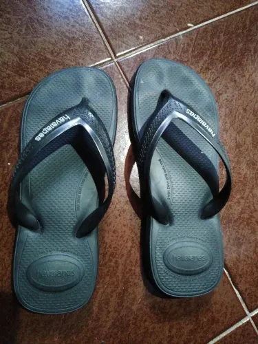 Chinelo Havaianas preto tamanho 39/40 pouco usado