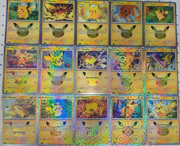Coleção de 30 anos Pikachu completa