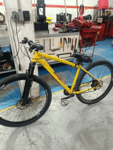 Bicicleta aro 26 Amarela