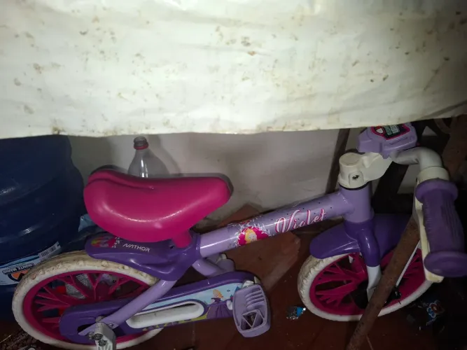 Vendo uma bicicleta 