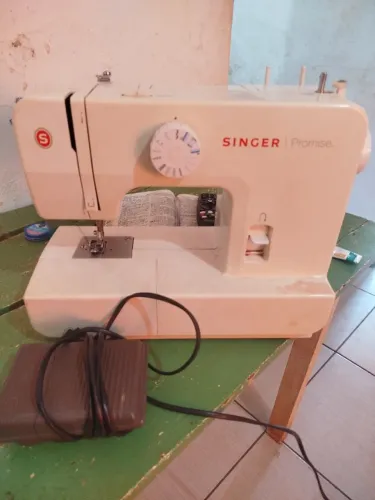 Máquina de costura Singer Promise