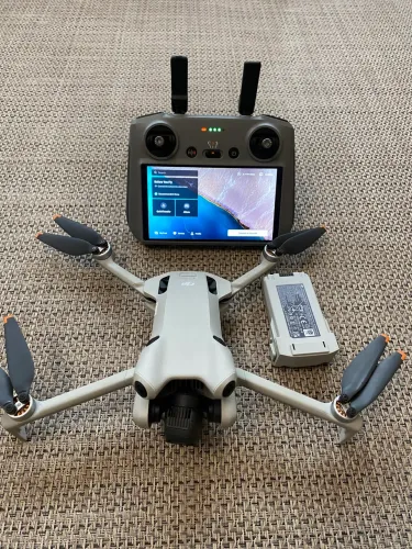 ? Drone DJI Mini 4 Pro + Controle com Tela (RC 2) - Estado de Novo!