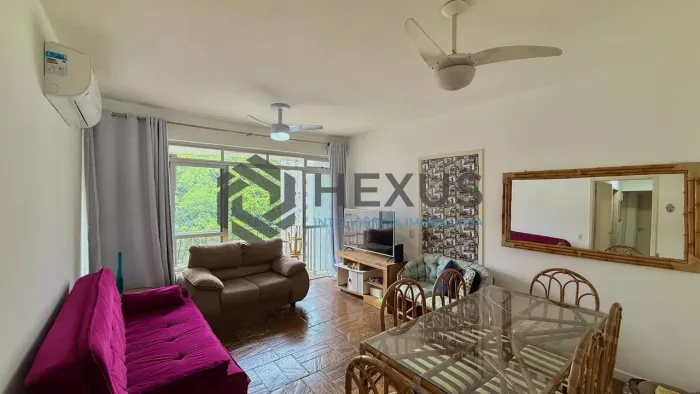 Apartamento com varanda e lazer a 200m da praia nas Pitangueiras, Guarujá