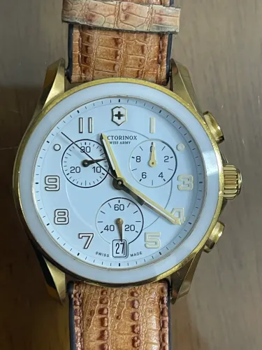 Relógio Victorinox Chrono Classic Original - Vidro Safira (Ref. 241511)