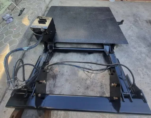 Plataforma Elevatória para caminhão 3/4 - Cap.1.500kg