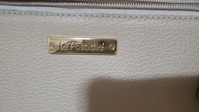 Bolsa le postiche