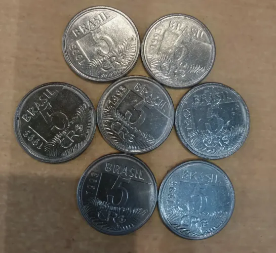 6 moedas 5 Cruzeiros Real 1993, anverso da Arara em estado soberba para renovar a coleção.