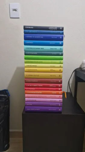 Livros Coleção Intrínsecos - Capa Dura + Marcadores - Vários Títulos