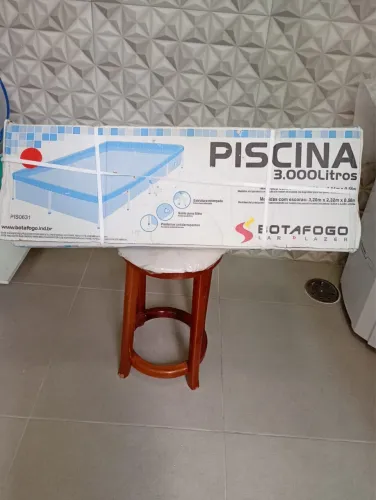 Piscina 3.000 retangular lacrada