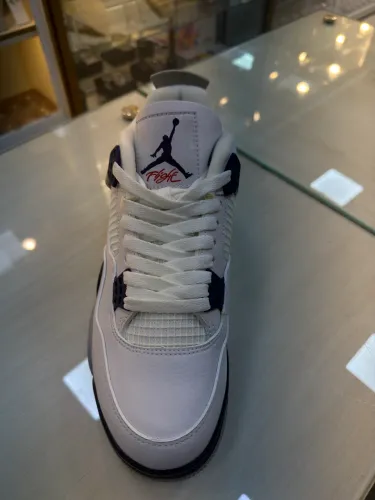 Air Jordan 4 Retrô 41 com 27,5 cm