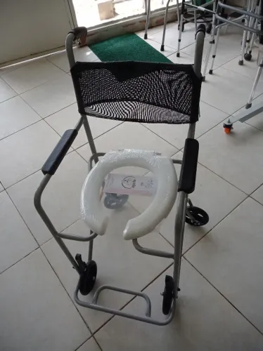 Cadeira de rodas de banho(sem Uso) okm