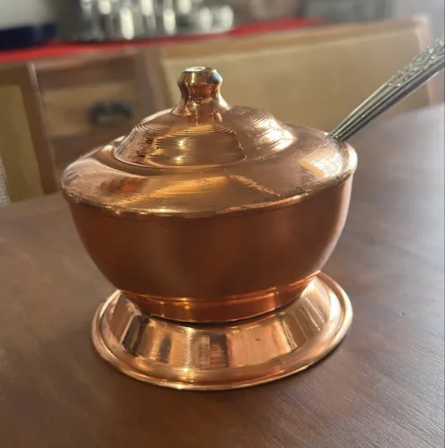 Peças antiga em cobre e porcelana