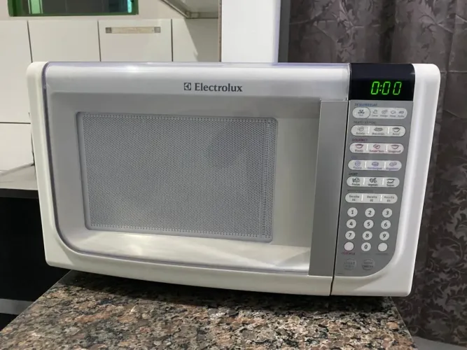 Microondas 31 litros tudo ok