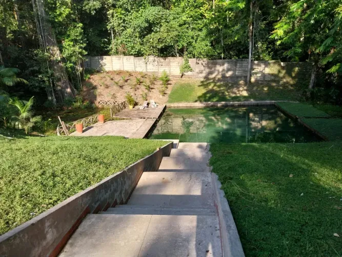 sitio com picina natural