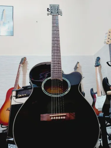 Violão Performance seminovo