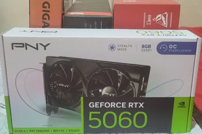 Placa de Vídeo PNY NVIDIA GeForce RTX 5060 Dual OC, 8GB, GDDR7, DLSS, Ray Tracing, LACRADA