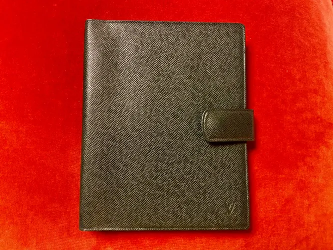 Louis Vuitton Agenda de Couro Taiga Verde Epicea Autêntica