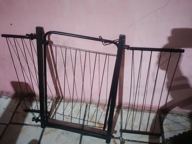 Portão de grade com extensor de largura