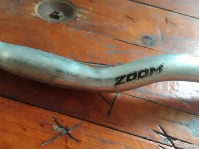 Guidão de bicicleta da marca ZOOM, em alumínio.(Vintage)