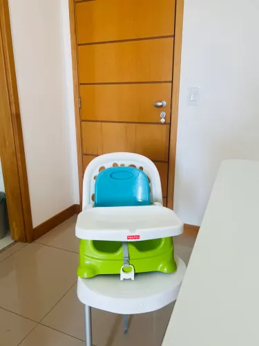 Vendo cadeirinha de alimentação da Fisher Price