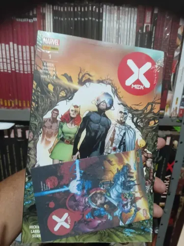 Xem 4°serie panini número 1 ao 17 lacrados