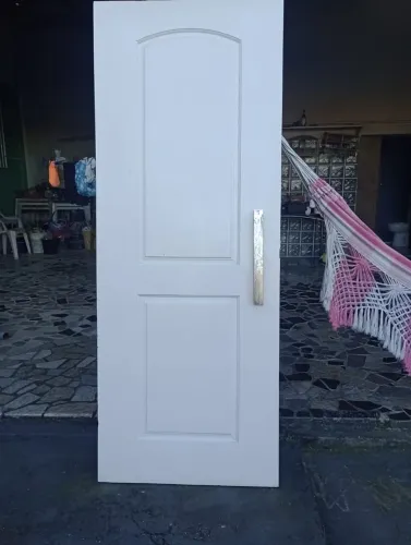 Porta maciça de cedro