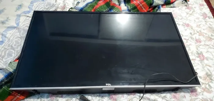 Televisão de 39 polegadas tcl com defeito dupla imagem