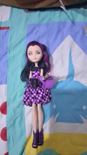 Boneca Raven Queen Enchanted Picnic Ever After High