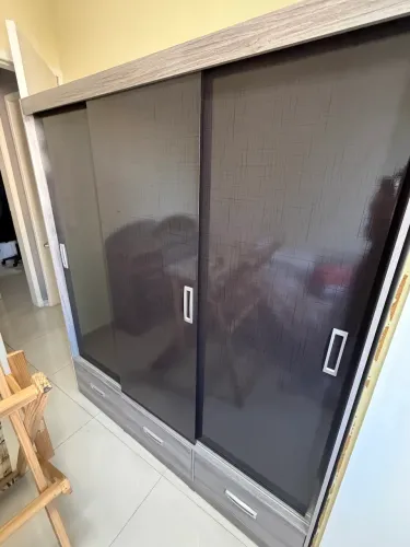 Guarda roupa portas de correr