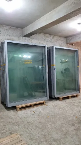 Portas balcão 4,68x2,12  ( 3 Folhas )
