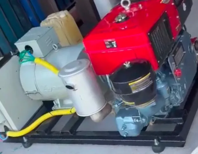 Grupo gerador Toyama 19.4 KVA com motor 24 HP