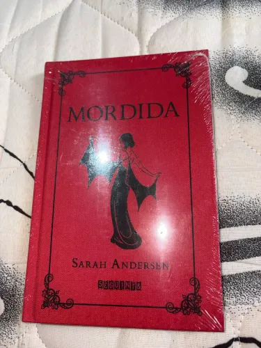 Livro Mordida de Sarah Andersen