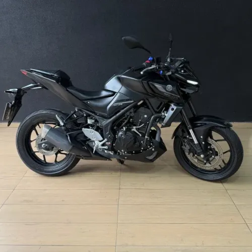 YAMAHA MT-03 ABS 2025 COM 7896 KM RODADOS, NA GARANTIA DE FABRICA