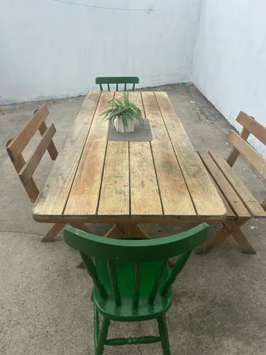 Mesa churrasco com bancos e cadeiras