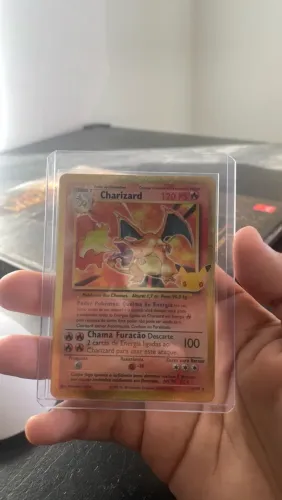 Carta Charizard edição 30 anos