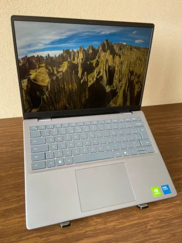 Notebook Dell Core 7 / GeForce MX 570A / 32GB RAM / 512GB SSD / Tela 14?WUXGA