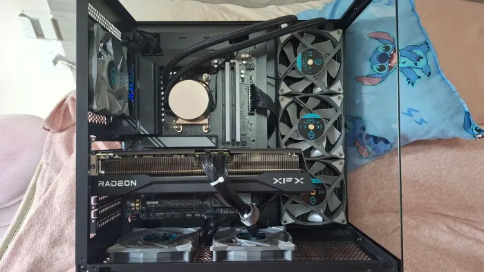 Pc gamer 9800x3d 9070xt 32gb ddr5 6000mhz Fonte 1200w monitor 27 QHD IPS, 2 tb SSD