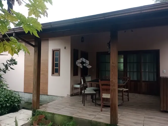 Casa com 2 quartos/dormitórios no bairro Teresópolis, em Águas Mornas - SC